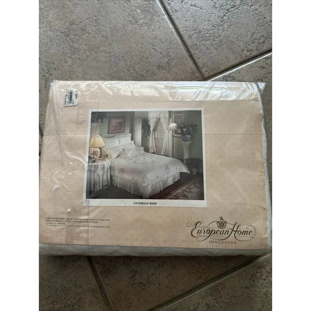Victorian Rose Comfort Cover Cloth Set ‎ NEW